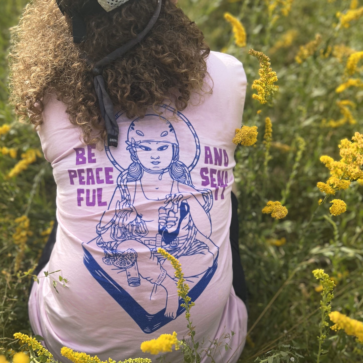 The Peaceful Sender - Tee Shirt - Lilac